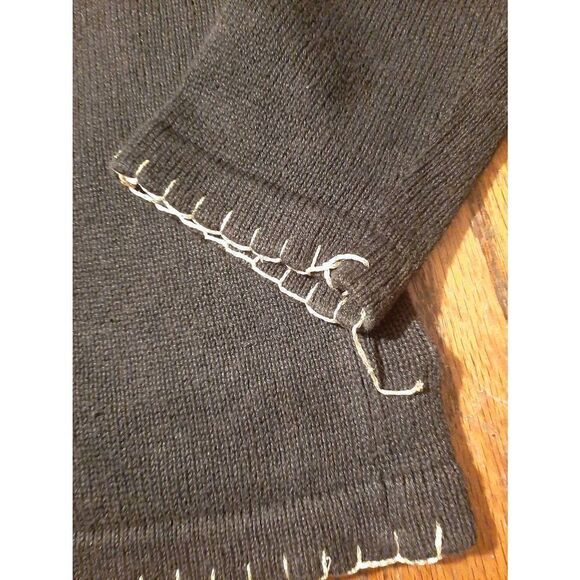 Small Victoria Jones Christmas Holiday Embellish Wreath Knit Sweater Long Sleeve - Picture 10 of 10